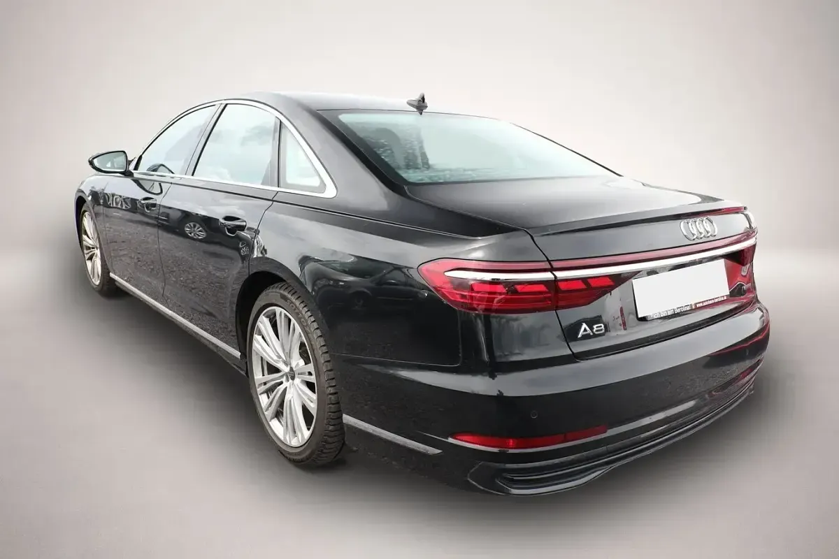 Gebraucht Audi A8 Ambiente 286 PS (210 kW) 2023 Schwarz Limousine