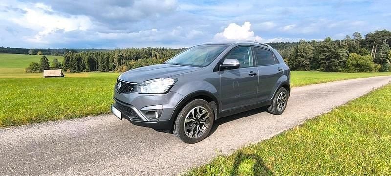 Grau Gebraucht 2017 Ssangyong (KGM) Korando SUV | 10.400 € (Superpreis) - Bild 1/4