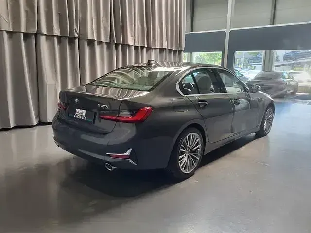 Gebraucht BMW 330 Luxury Line 258 PS (189 kW) 2019 Grau Limousine
