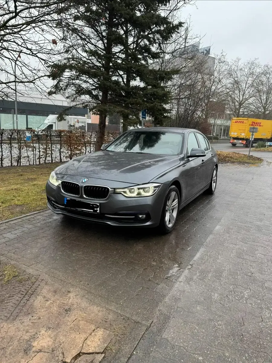 Gebraucht BMW 320 184 PS (135 kW) 2016 Grau Limousine