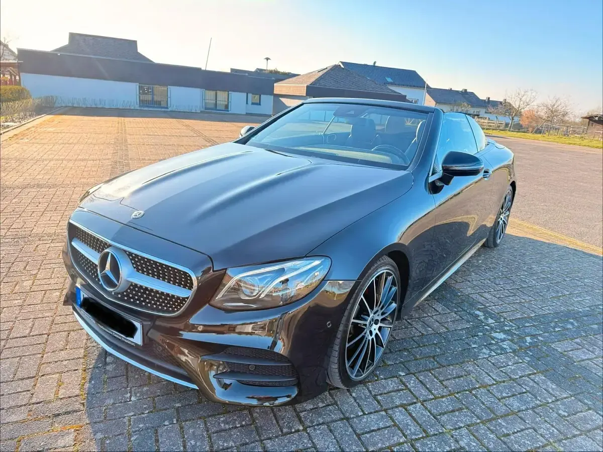 Gebraucht Mercedes E220 AMG line 194 PS (142 kW) 2018 Schwarz Cabrio