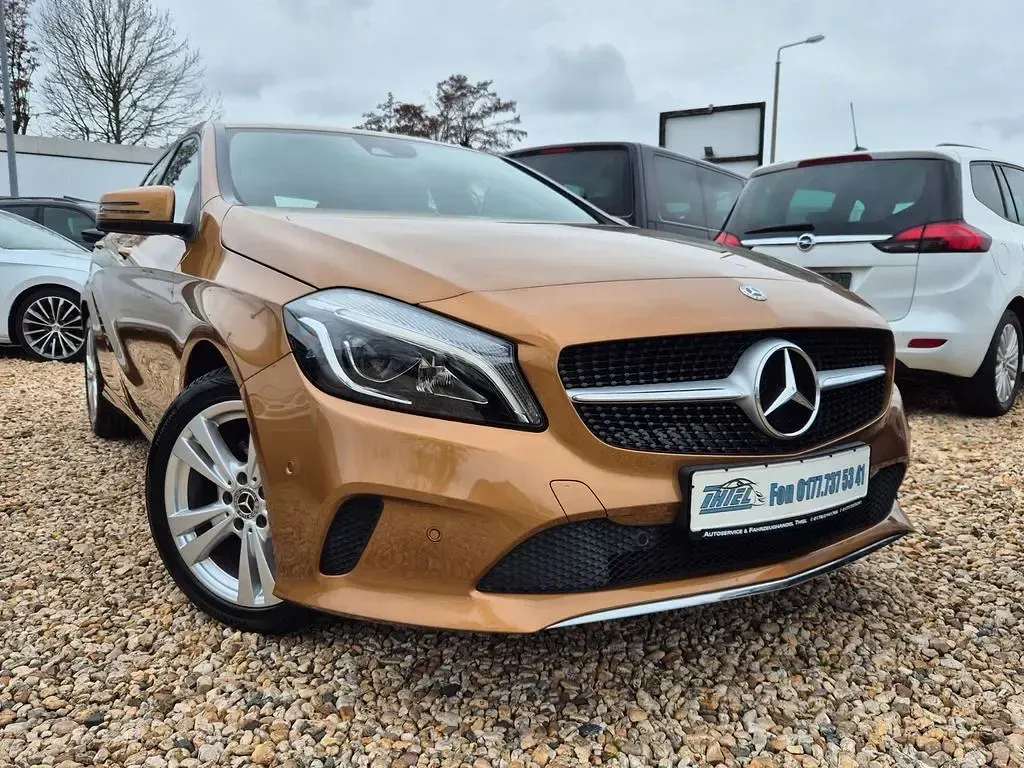 Gebraucht Mercedes A180 122 PS (89 kW) 2017 Beige Limousine