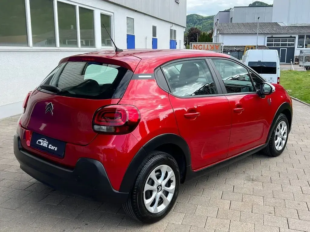 Usado Citroën C3 82 CV (60 kW) 2024 Rojo Berlina