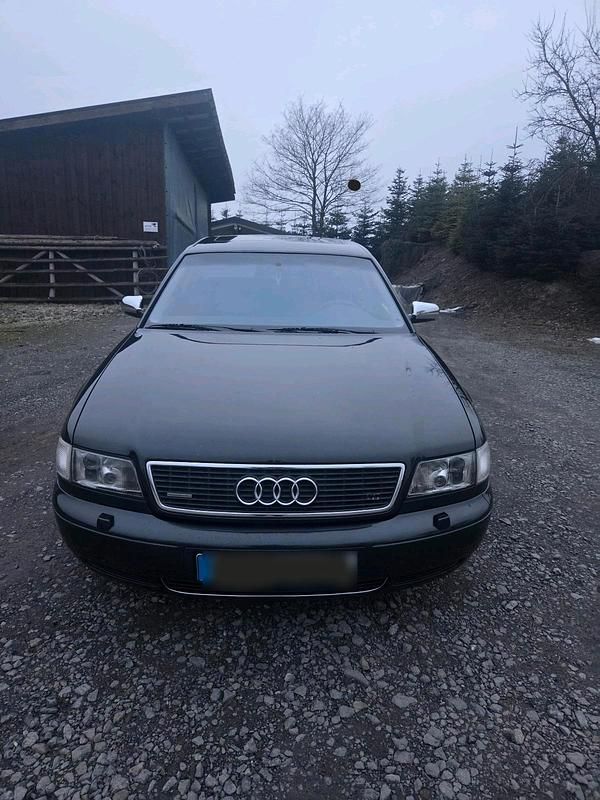 Second-hand Audi A8 299 CP (219 kW) 1995 Negru Berlinǎ