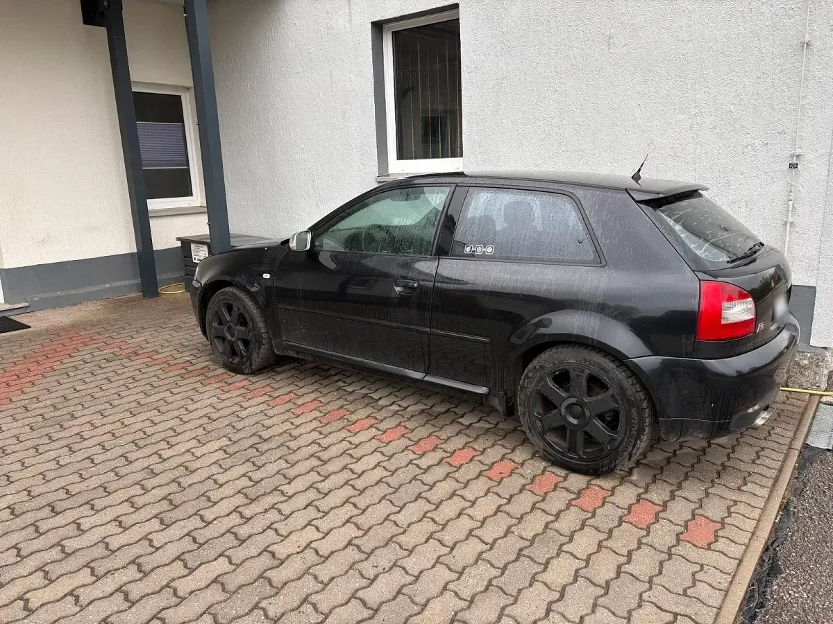 Gebraucht Audi S3 Basis 224 PS (164 kW) 2002 Schwarz Kleinwagen