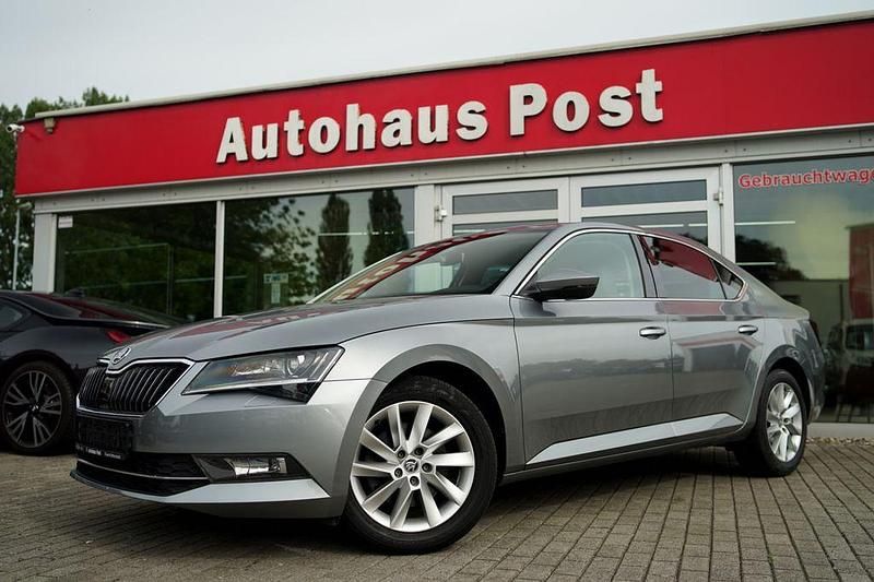 Gebraucht Skoda Superb Style 179 PS (131 kW) 2016 Grau Limousine