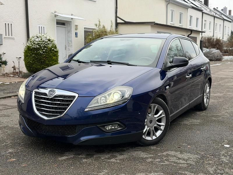 Blau Gebraucht 2011 Lancia Delta Kleinwagen | 3.850 € (Guter Preis) - Bild 1/4