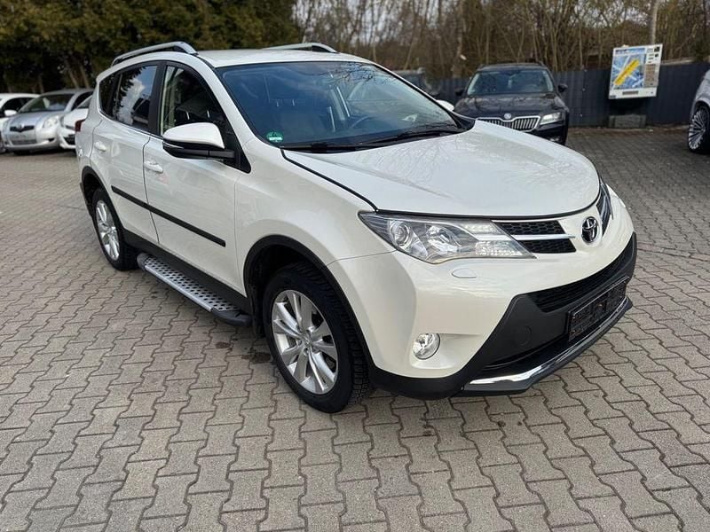 Gebraucht Toyota RAV4 Executive 151 PS (111 kW) 2013 Weiß SUV