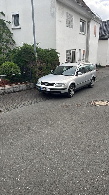 Gebraucht 2000 VW Passat Kombi | 1.400 € - Bild 1/2