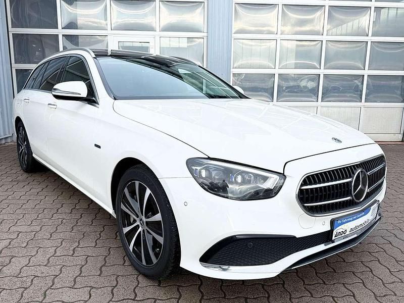 Diamantweiss Gebraucht 2020 Mercedes E300 Kombi | 26.800 € (Fairer Preis) - Bild 1/4