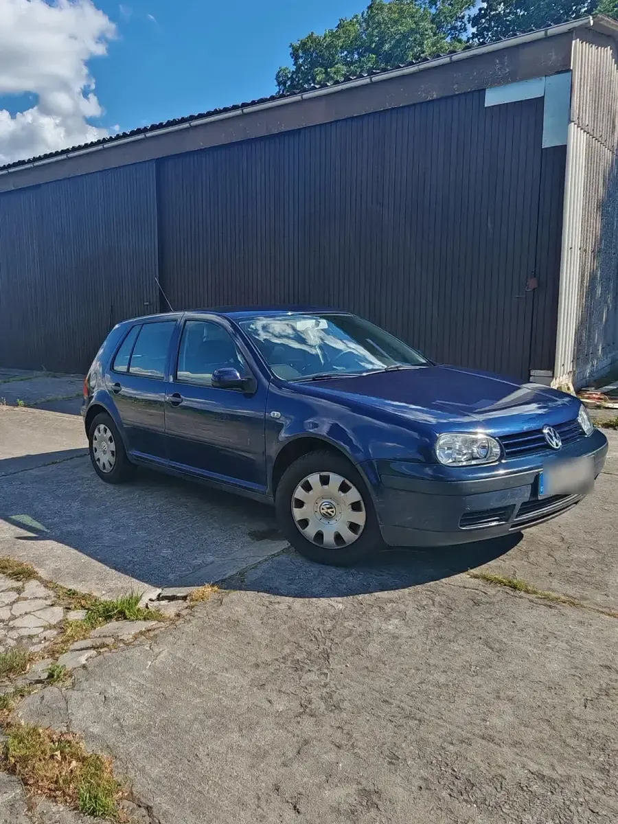 Gebraucht VW Golf IV 75 PS (55 kW) 2002 Blau Kleinwagen