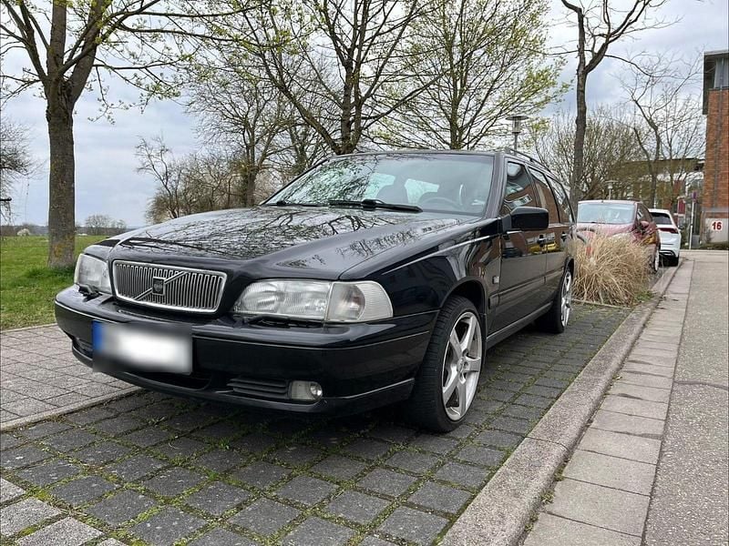 Gebraucht Volvo V70 126 PS (92 kW) 1997 Schwarz Kombi