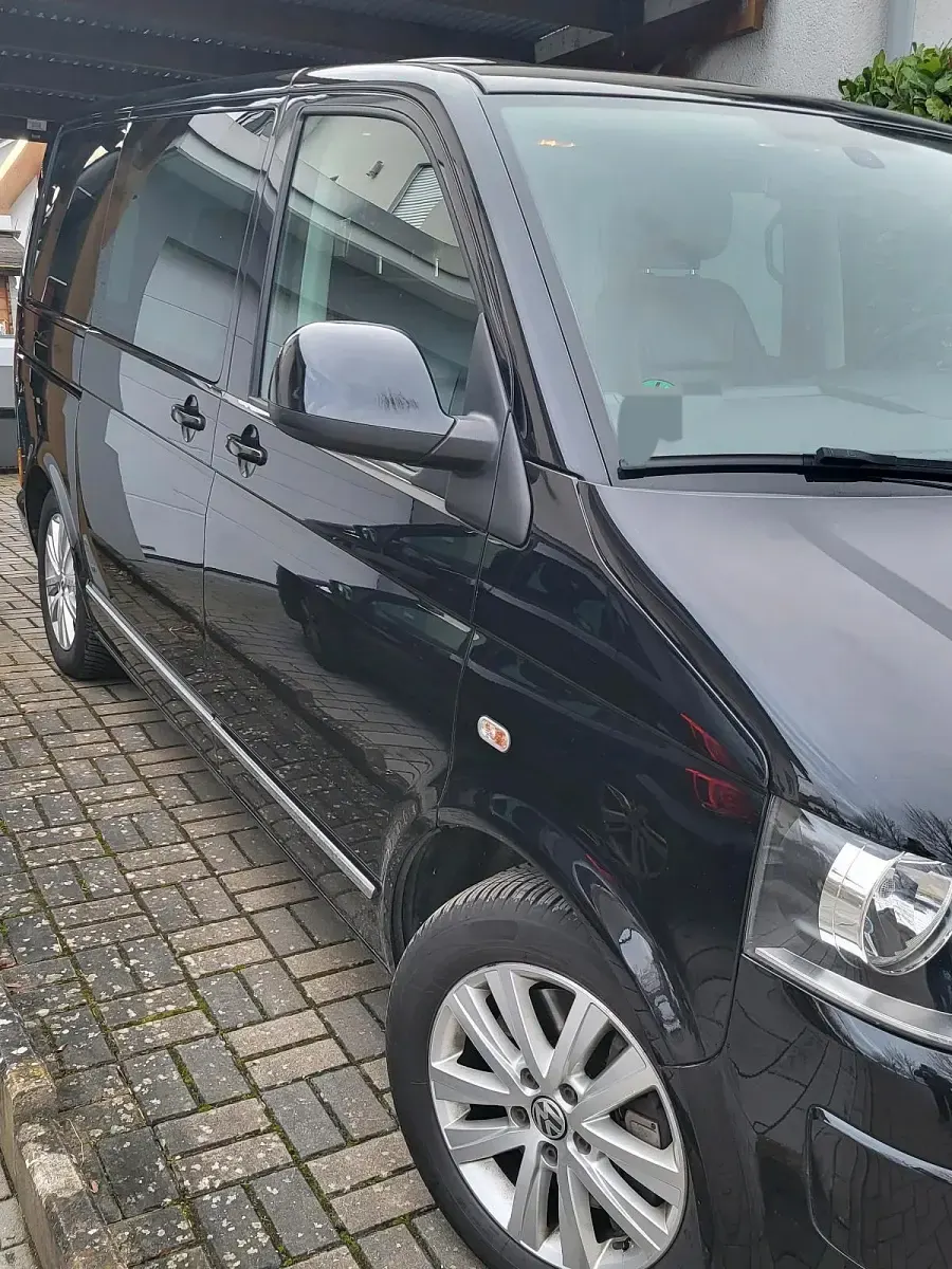 Gebraucht VW Multivan Highline 179 PS (131 kW) 2015 Schwarz Van / Kleinbus