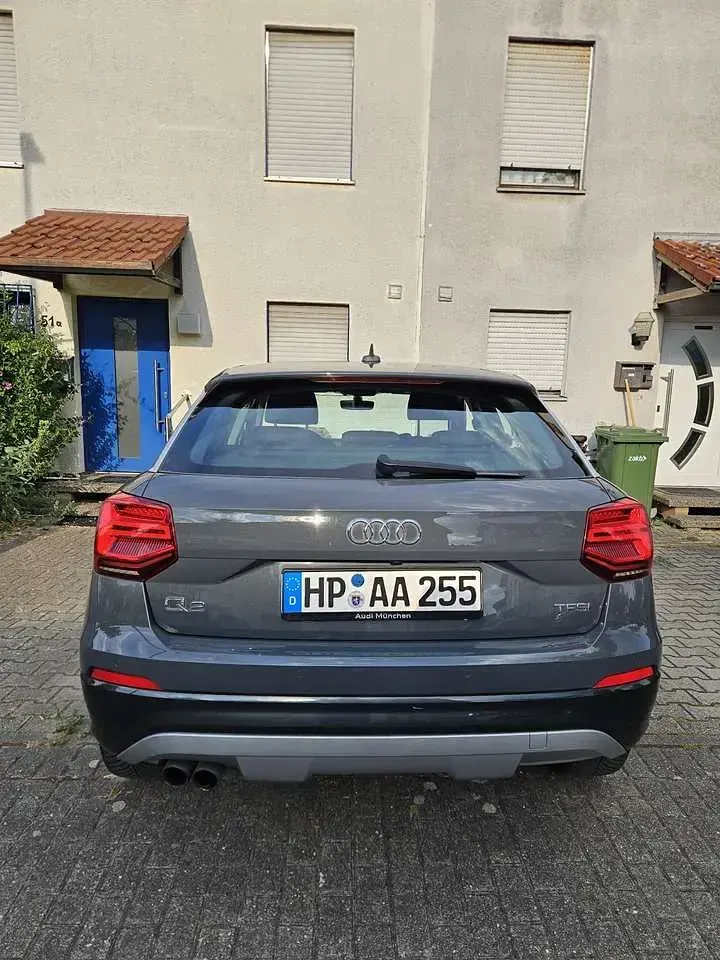 Gebraucht Audi Q2 Sport 150 PS (110 kW) 2018 Grau SUV