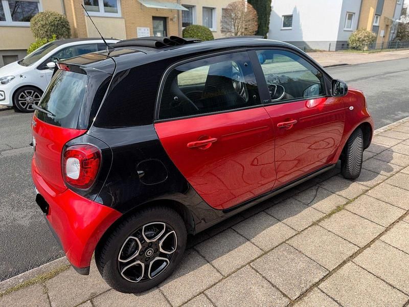 Gebraucht Smart ForFour 71 PS (52 kW) 2018 Schwarz Kleinwagen