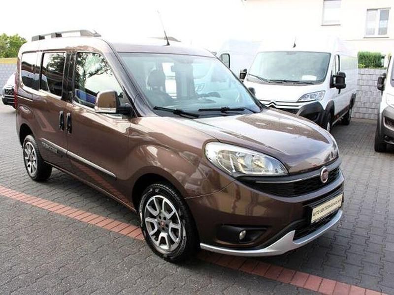 Bronzo magnetico/khave Gebraucht 2016 Fiat Doblò Trekking Van / Kleinbus | 10.498 € (Teuer) - Bild 1/4
