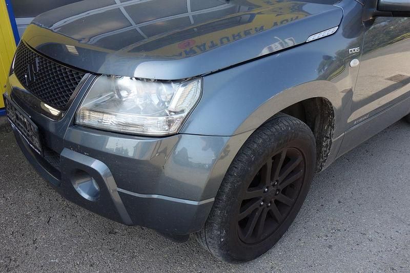 Grau Gebraucht 2009 Suzuki Grand Vitara Comfort SUV | 2.499 € (Superpreis) - Bild 1/4