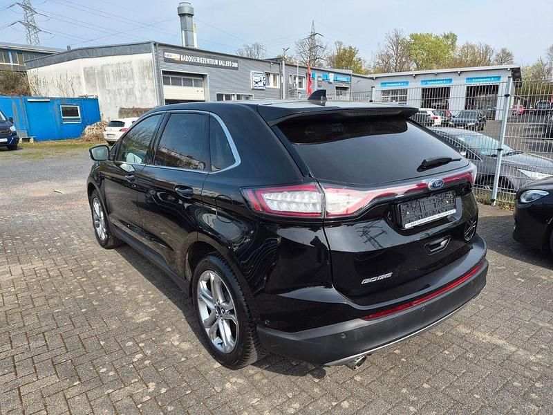 Second-hand Ford Edge Titanium 209 CP (153 kW) 2016 Negru SUV