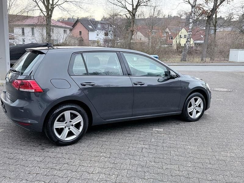 Gebraucht VW Golf VII 105 PS (77 kW) 2013 Grau Limousine