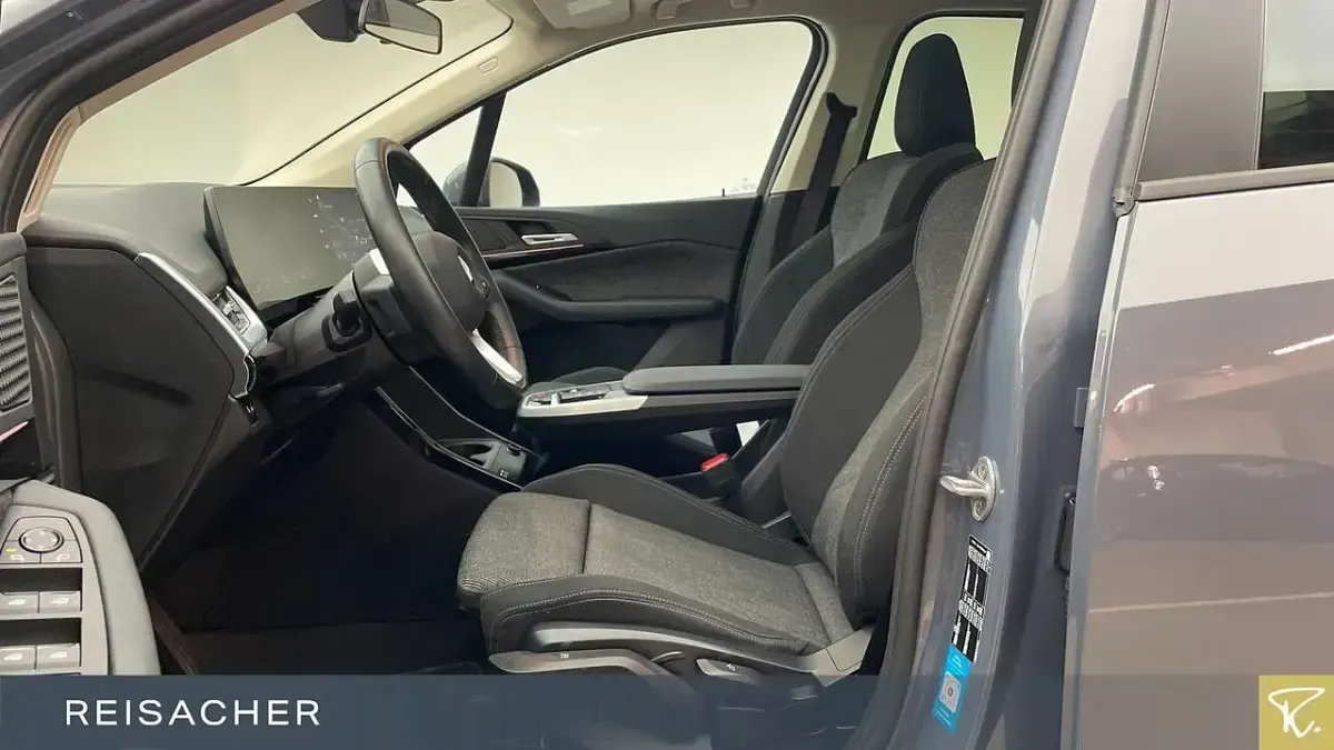 Gebraucht BMW 220 Active Tourer Efficient Dynamics 156 PS (114 kW) 2023 Sparkling kupfergrau metallic Van / Kleinbus