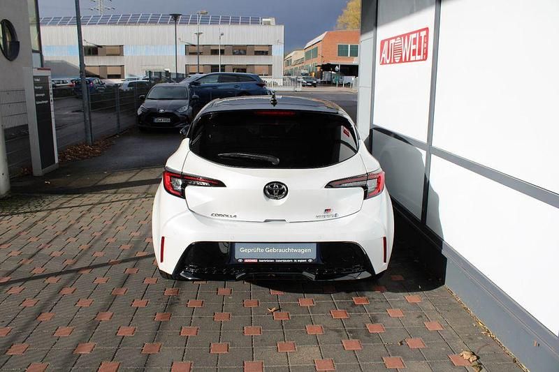 Gebraucht Toyota Corolla Sport 140 PS (102 kW) 2023 Weiß Limousine