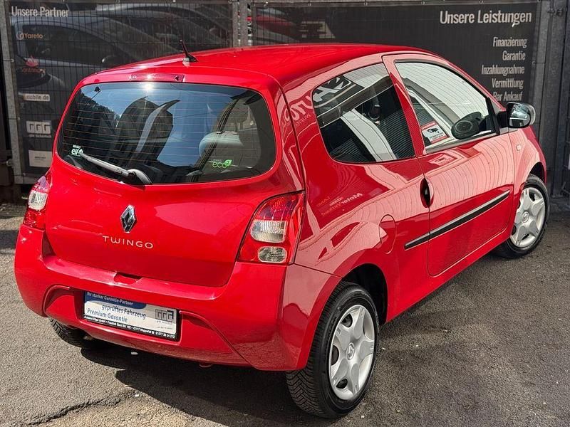 Gebraucht Renault Twingo 58 PS (42 kW) 2011 Rot Kleinwagen