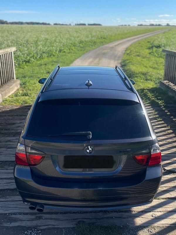 Gebraucht BMW 330 Shadowline 258 PS (189 kW) 2005 Grau Kombi