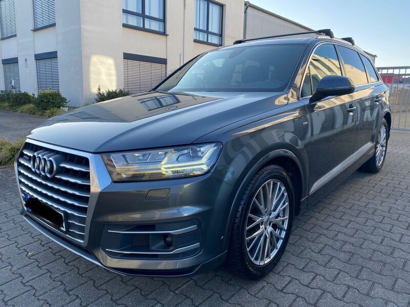 Grau Gebraucht 2015 Audi Q7 Sport SUV | 17.790 € (Guter Preis) - Bild 1/4