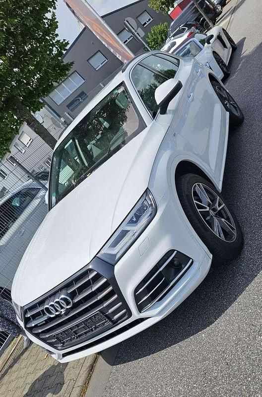 Weiß Gebraucht 2020 Audi Q5 Sport SUV | 29.900 € (Etwas zu teuer) - Bild 1/4