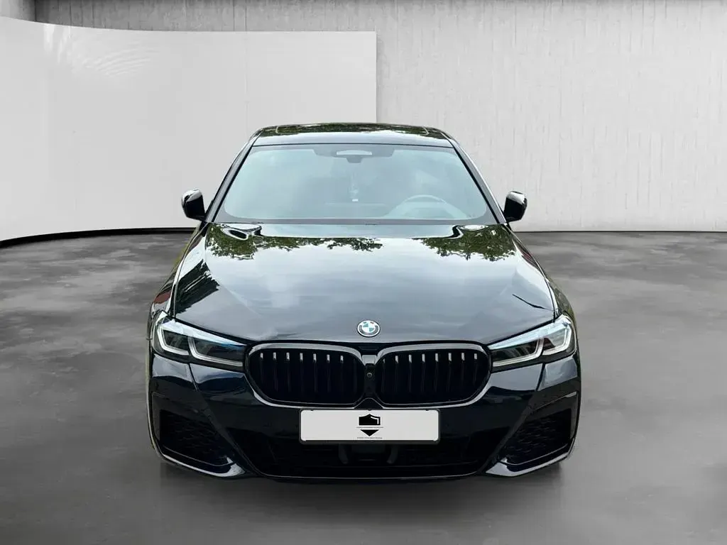 Gebraucht BMW 530 M Sport 245 PS (180 kW) 2023 Schwarz Limousine