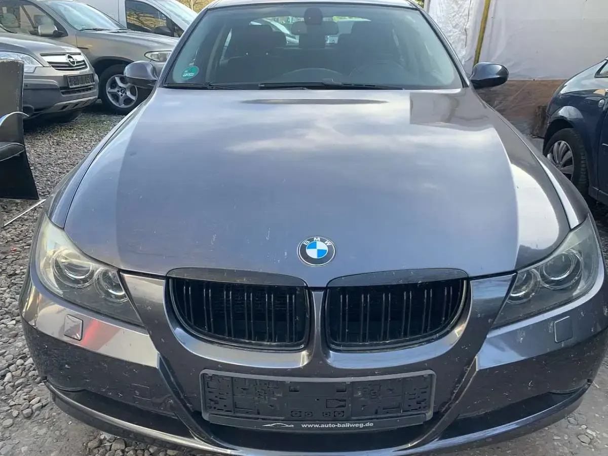 Używany BMW 325 218 KM (160 kW) 2007 Sparkling graphite metallic Sedan/Limuzyna