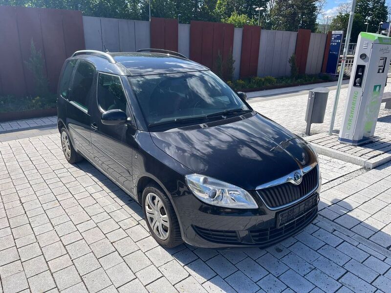 Schwarz Gebraucht 2010 Skoda Roomster Kombi | 2.599 € (Superpreis) - Bild 1/4
