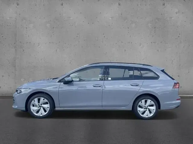 Gebraucht VW Golf VIII Life 116 PS (85 kW) 2024 Grau Kombi