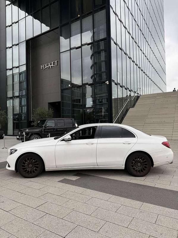 Gebraucht Mercedes E220 194 PS (142 kW) 2017 Weiß Limousine