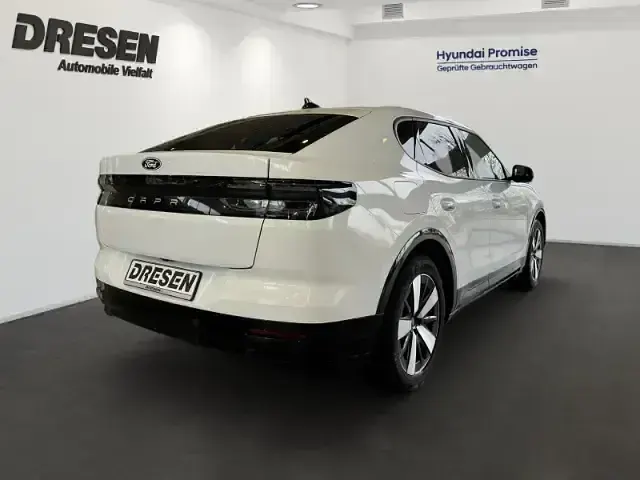Używany Ford Capri Extended Range 210 kW (286 KM) 2025 Biały SUV