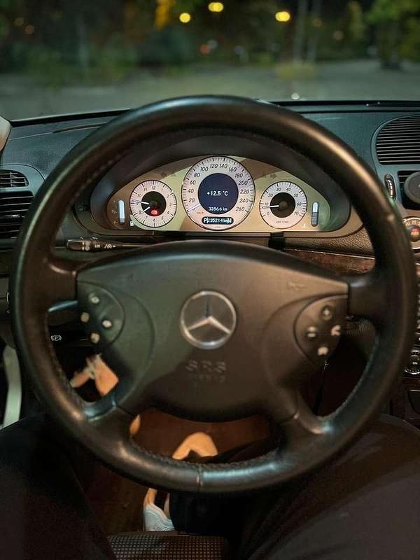 Gebraucht Mercedes E240 177 PS (130 kW) 2002 Grau Limousine