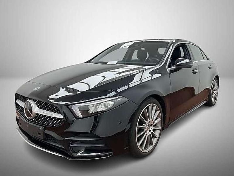 Schwarz Gebraucht 2020 Mercedes A220 AMG line Limousine | 25.698 € (Fairer Preis) - Bild 1/3