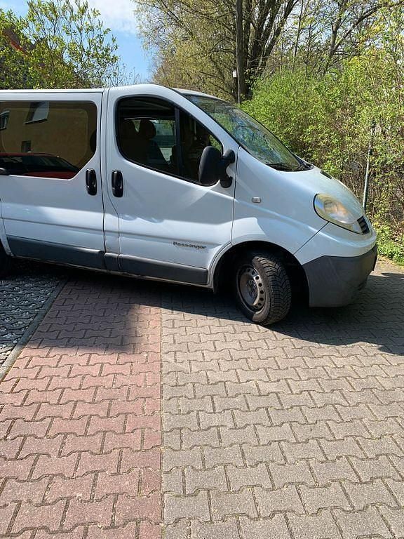 Gebraucht Renault Trafic 145 PS (106 kW) 2010 Weiß Van / Kleinbus