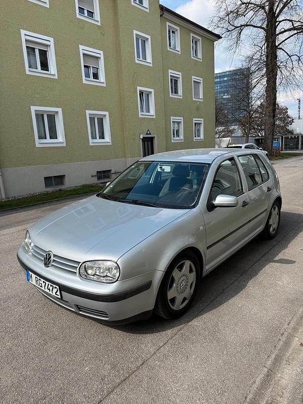 Gebraucht VW Golf IV 2001 Silber Kleinwagen