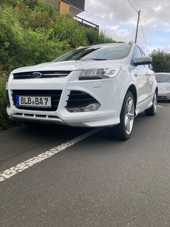 Weiß Gebraucht 2014 Ford Kuga Individual SUV | 13.000 € (Fairer Preis) - Bild 1/4
