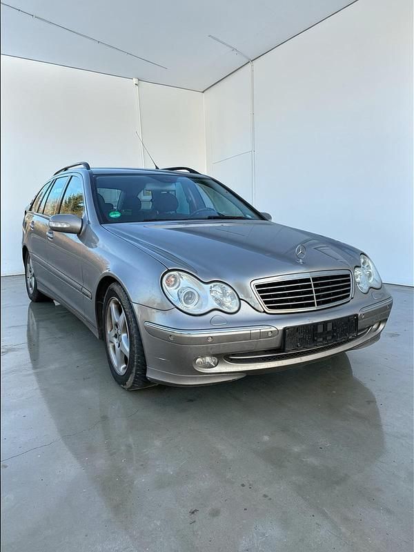Gebraucht Mercedes C220 143 PS (105 kW) 2004 Grau Kombi