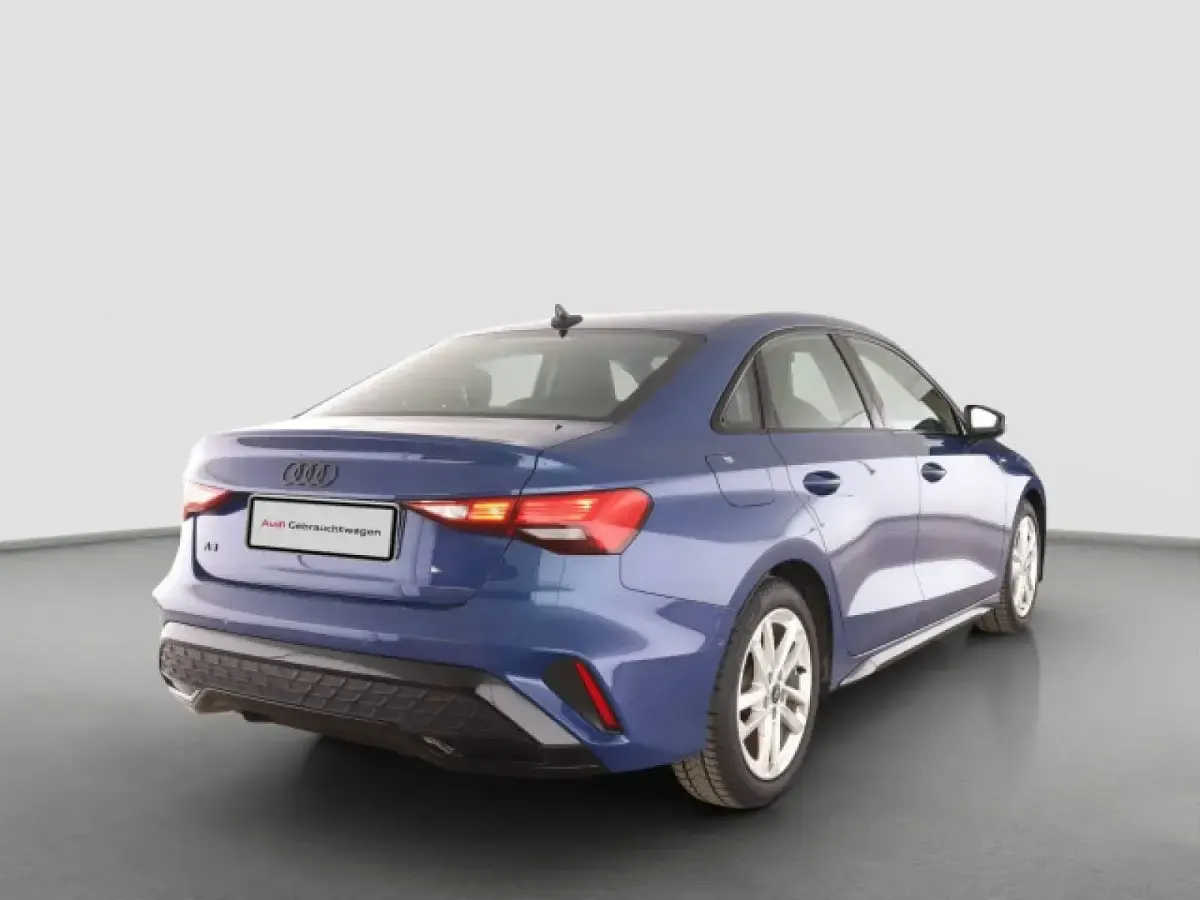 Gebraucht Audi A3 S-Line 116 PS (85 kW) 2025 Ascariblau metallic Limousine