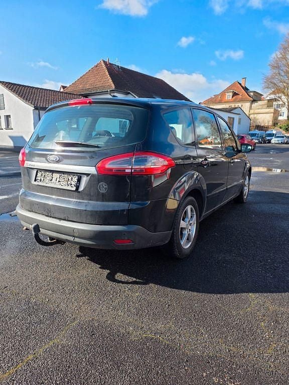 Używany Ford S-MAX S 140 KM (102 kW) 2013 Czarny Minivan