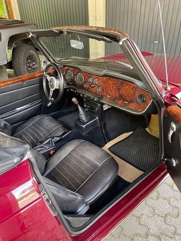 Gebraucht Triumph TR6 94 PS (69 kW) 1972 Rot Cabrio