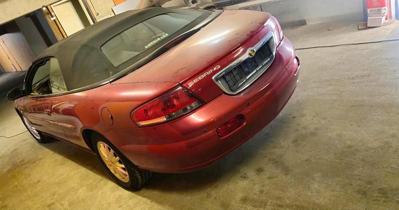 Używany Chrysler Sebring Cabriolet 141 KM (103 kW) 2002 Czerwony Kabriolet