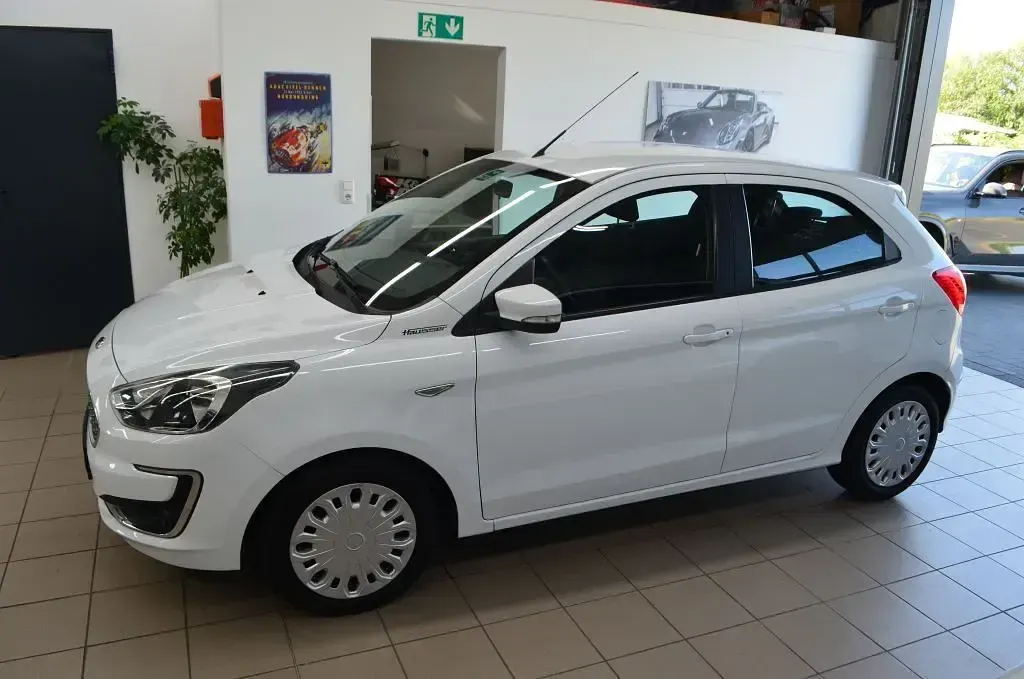 Gebraucht Ford Ka Plus Trend 71 PS (52 kW) 2019 Weiß Kleinwagen