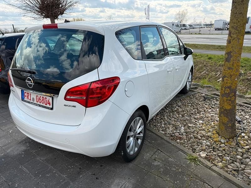 Gebraucht Opel Meriva 120 PS (88 kW) 2014 Weiß Van / Kleinbus