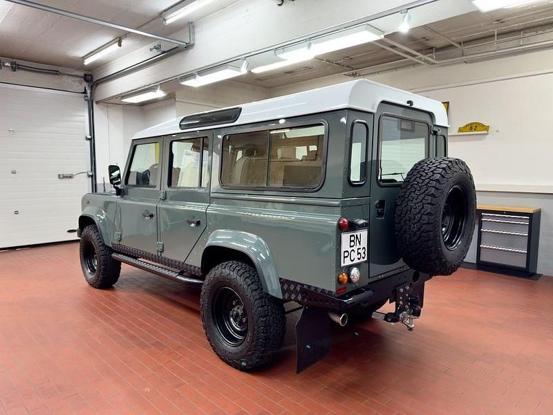 Gebraucht Land Rover Defender 170 PS (125 kW) 2012 Grün Kombi