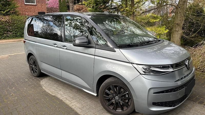 Second-hand VW Multivan 150 CP (110 kW) 2022 Gri Monovolum