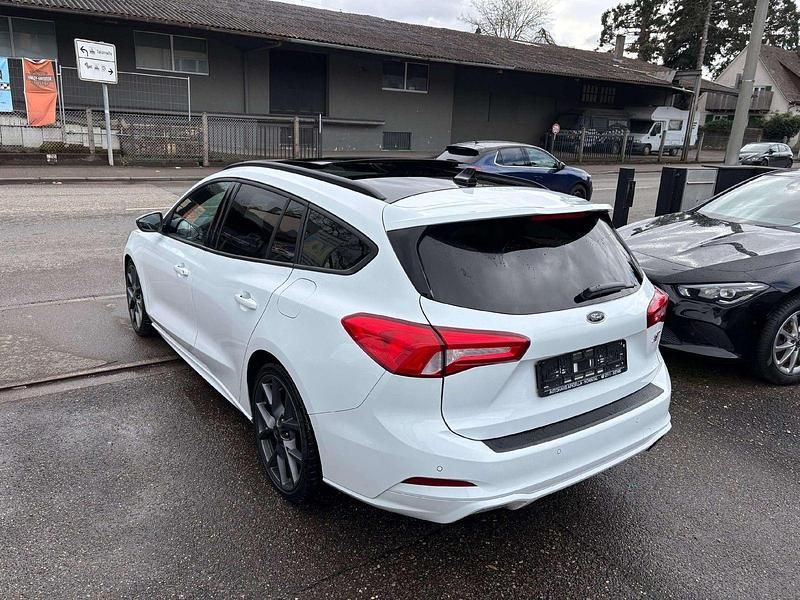 Gebraucht Ford Focus ST 190 PS (139 kW) 2022 Weiß Kombi